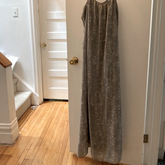 F21 size L maxi dress in grey pattern - Picture 1 of 4